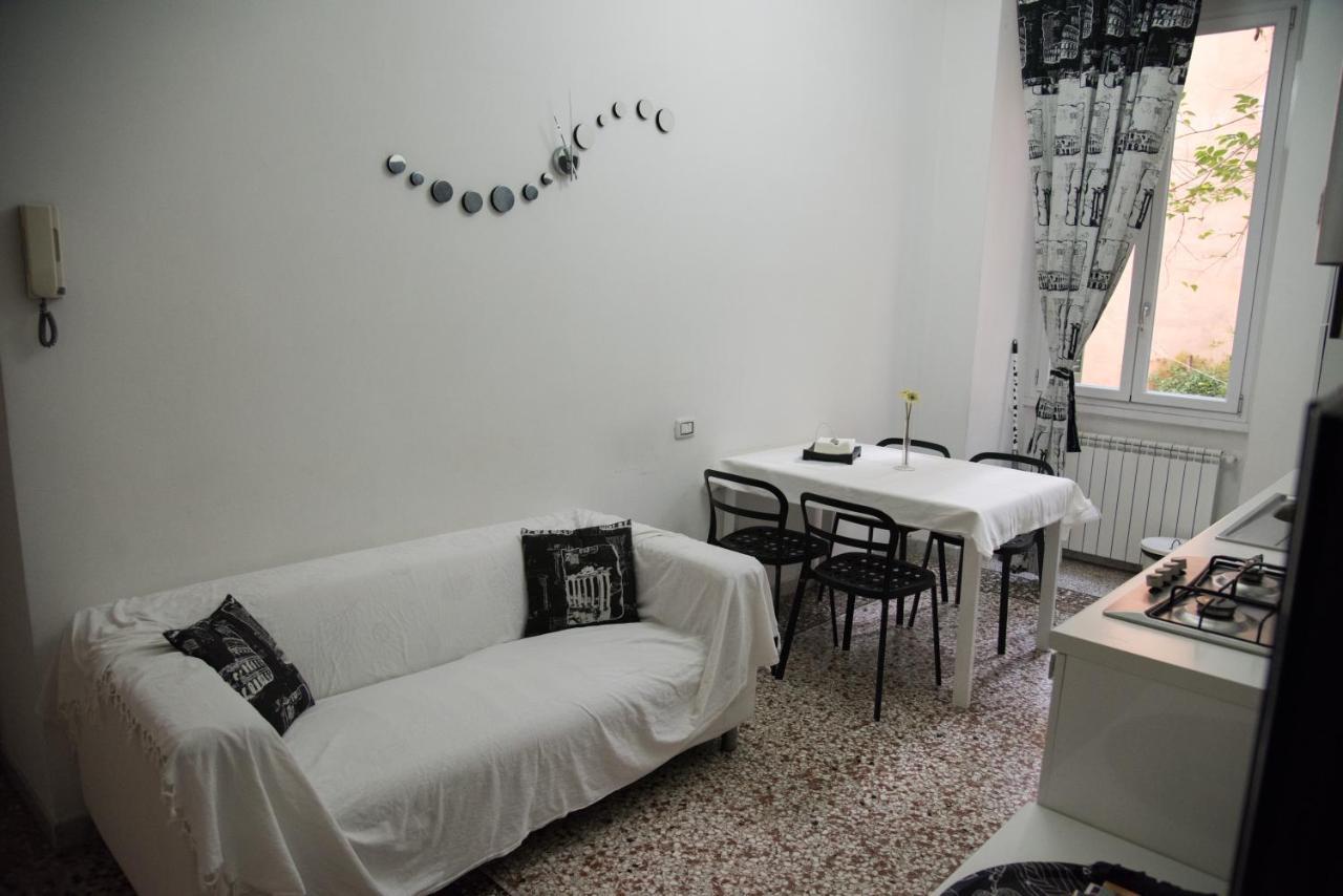 Beautiful And Spacious Apartment Next To Termini 10 Minutes From Coliseum 외부 사진
